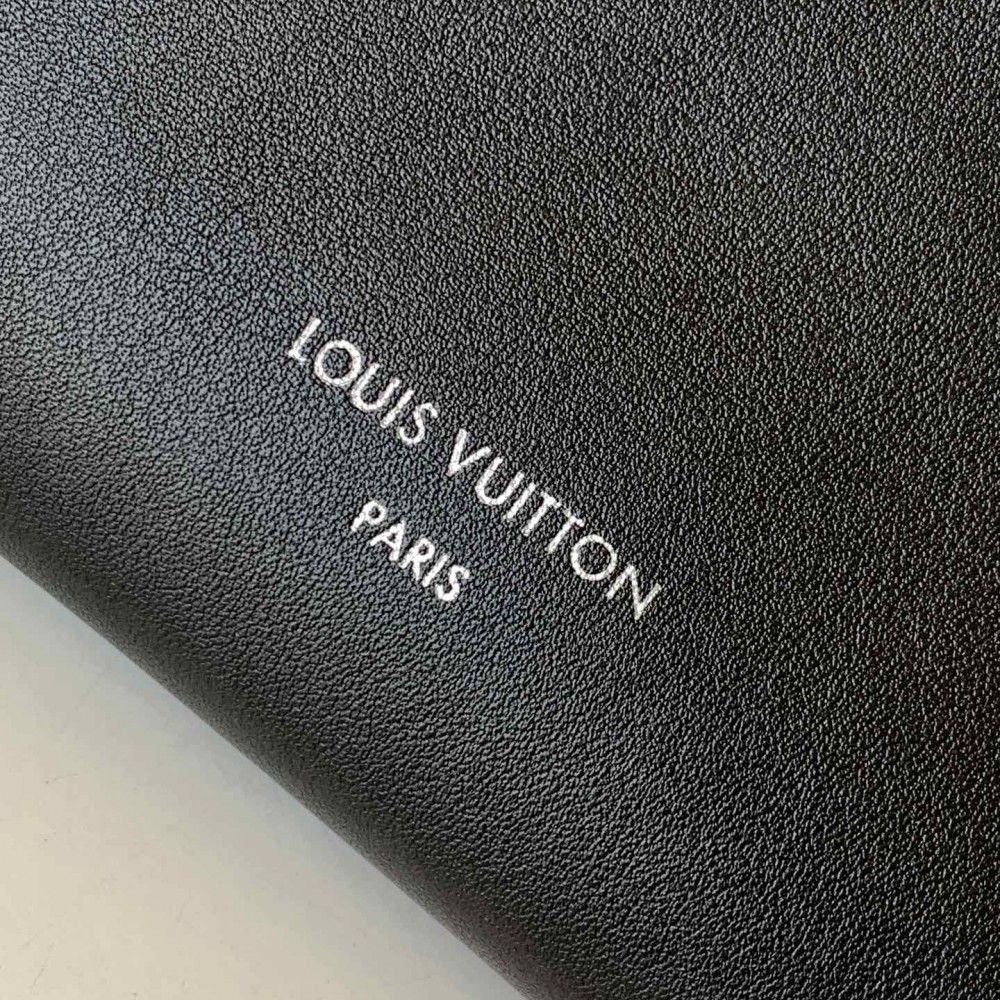 Louis Vuitton Pochette Métis Medium Black Leather Hardware Chain Shoulder Strap Handbag Louis Vuitton Pochette Métis Medium Black Leather Hardware Chain Shoulder Strap Handbag