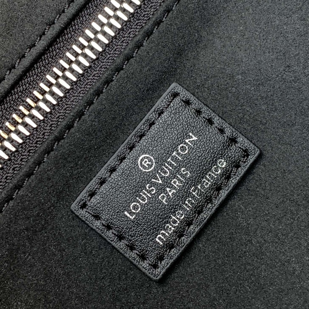 Louis Vuitton Pochette Métis Large Black Leather Hardware Chain Shoulder Strap Handbag Louis Vuitton Pochette Métis Large Black Leather Hardware Chain Shoulder Strap Handbag