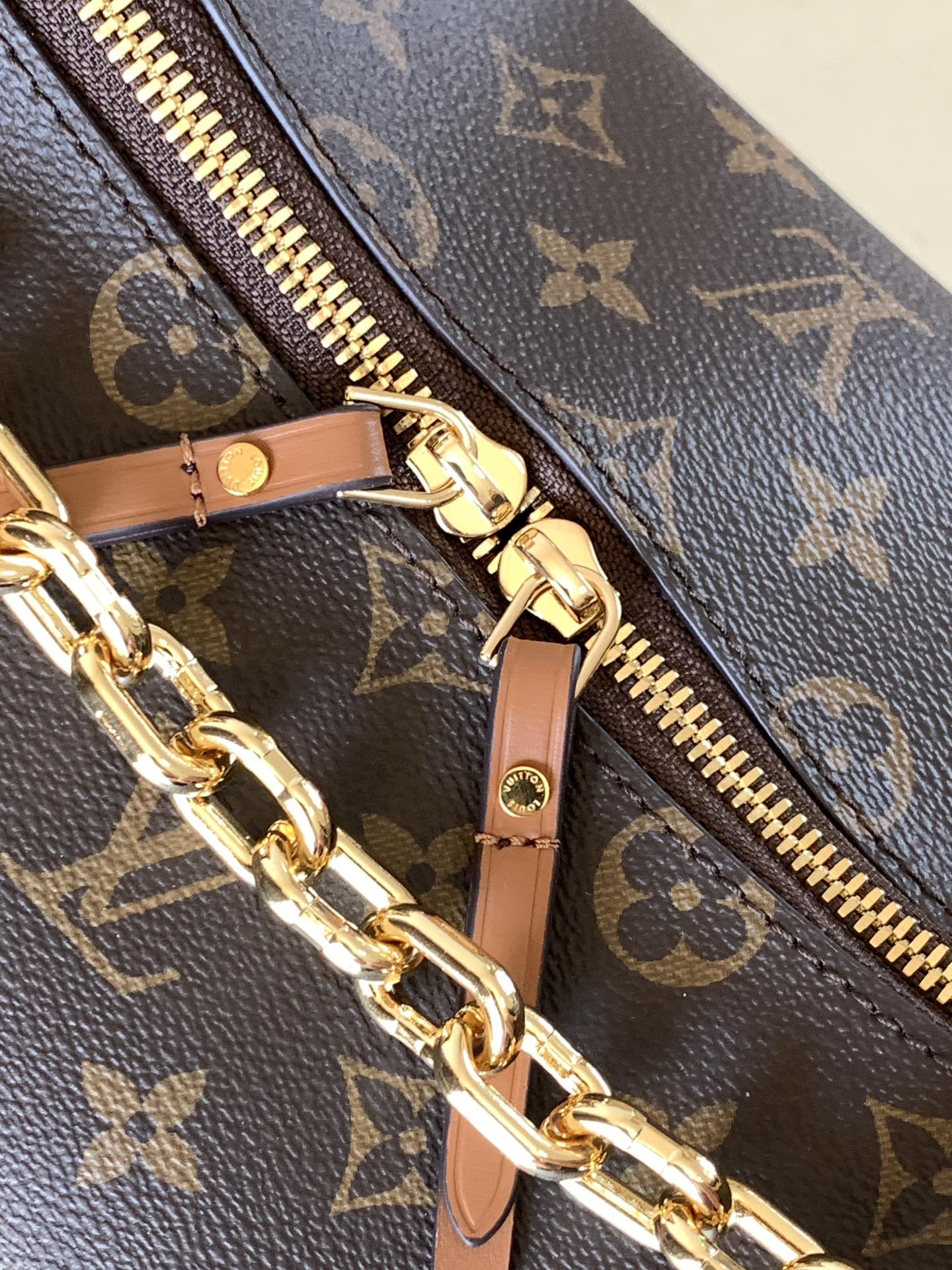 Louis Vuitton Loop Large Leather Canvas Textured Hardware Chain Shoulder Strap Handbag Louis Vuitton Loop Large Leather Canvas Textured Hardware Chain Shoulder Strap Handbag