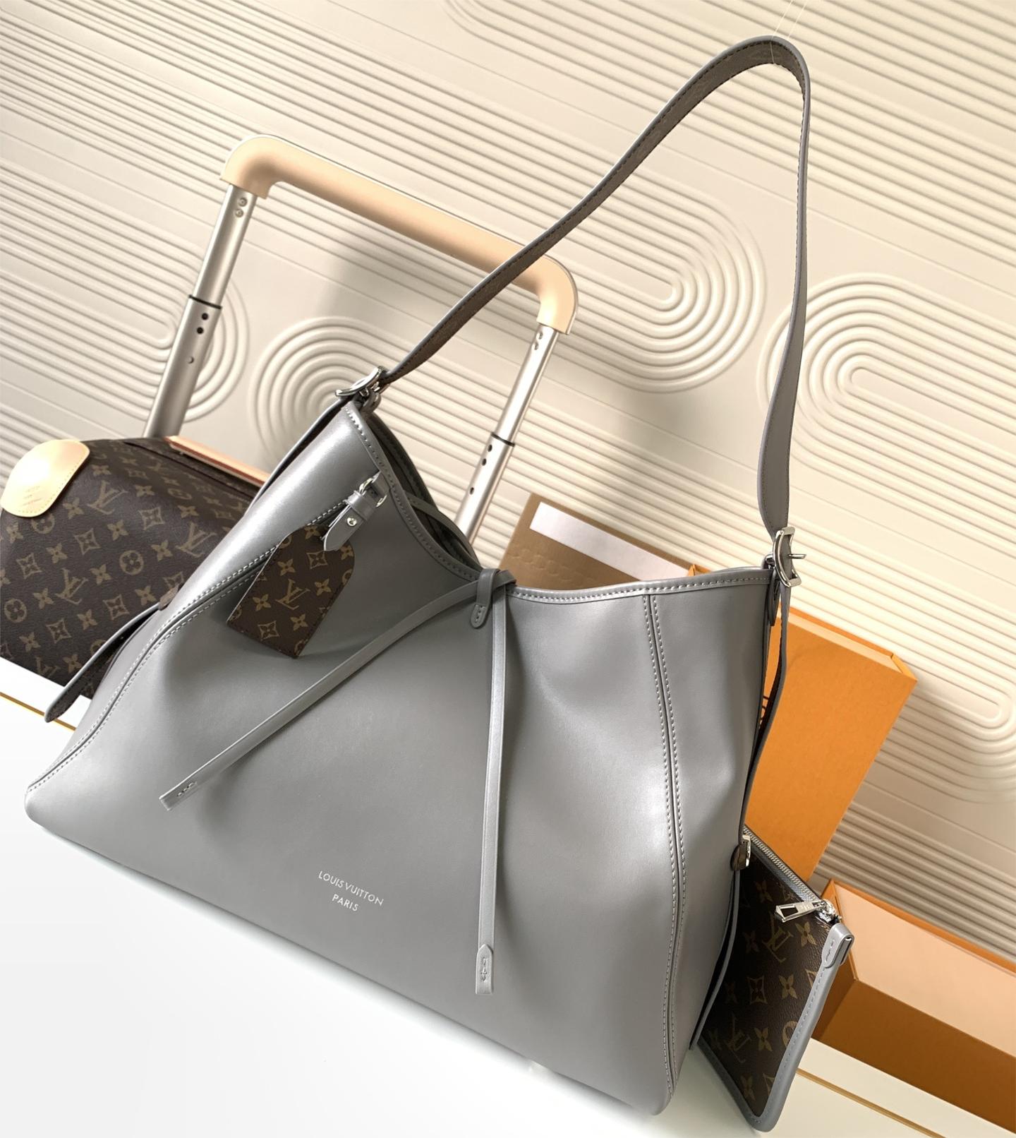 Louis Vuitton POCHETTE MÉTIS Large Leather and Silver Textured Chain Shoulder Strap Louis Vuitton POCHETTE MÉTIS Large Leather and Silver Textured Chain Shoulder Strap