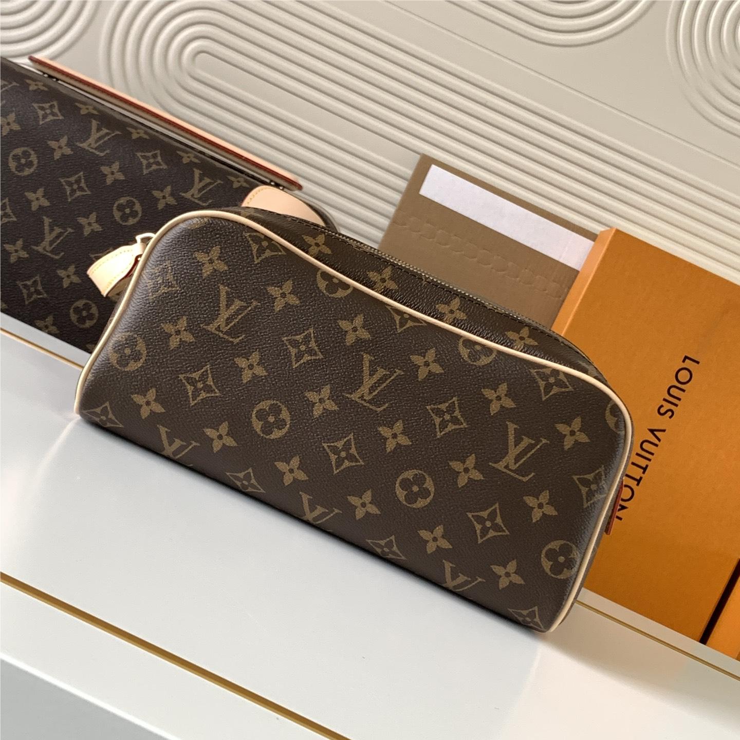 Louis Vuitton Classic Brown Leather and Canvas Textured Tote Louis Vuitton Classic Brown Leather and Canvas Textured Tote