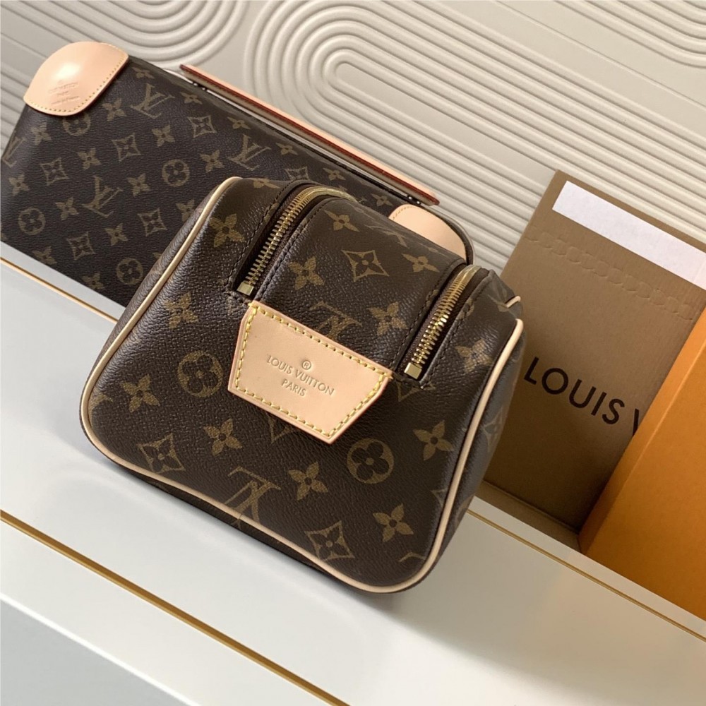 Louis Vuitton Classic Brown Leather and Canvas Textured Tote Louis Vuitton Classic Brown Leather and Canvas Textured Tote