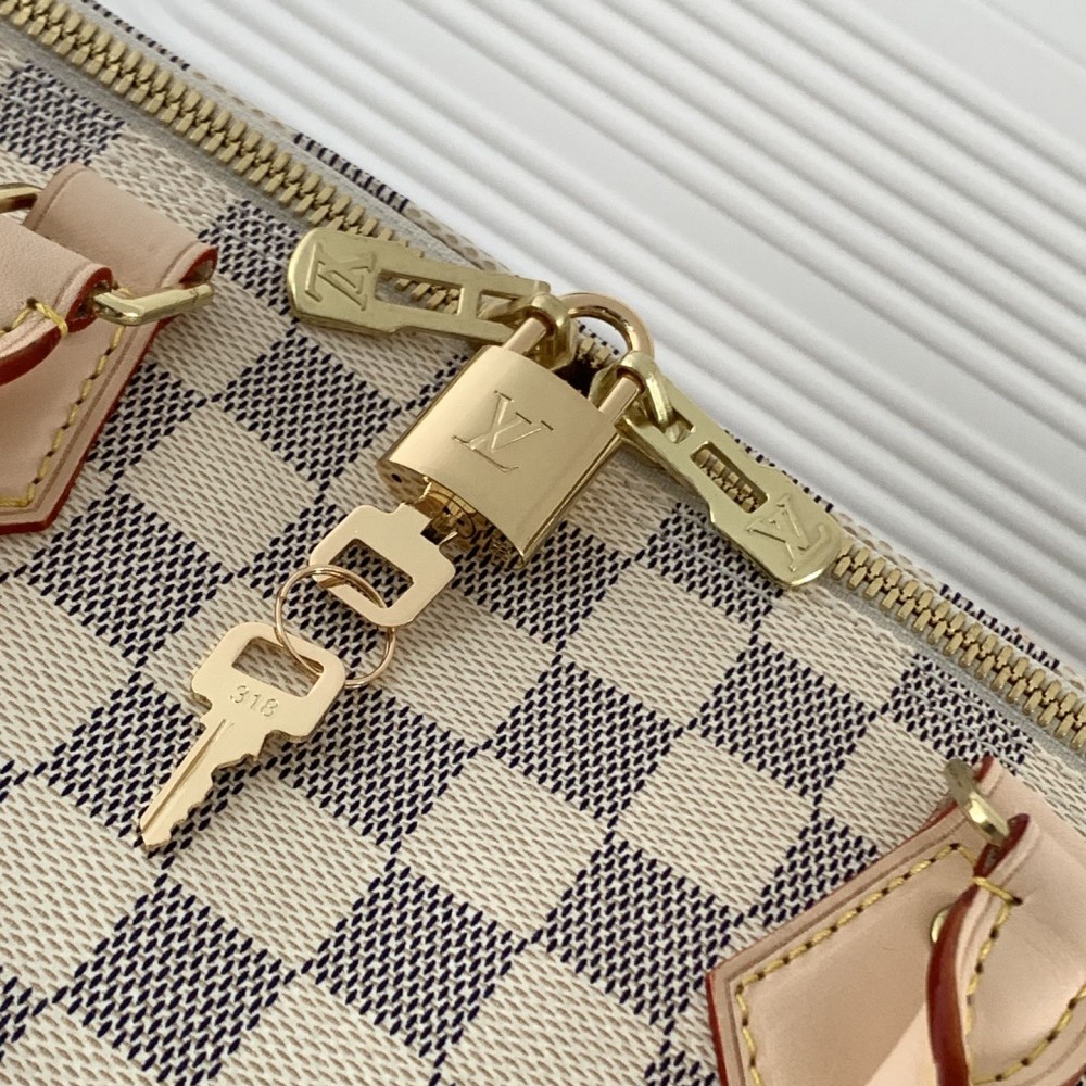 Louis Vuitton Speedy 30 Large Classic Black and White Square Bag Louis Vuitton Speedy 30 Large Classic Black and White Square Bag