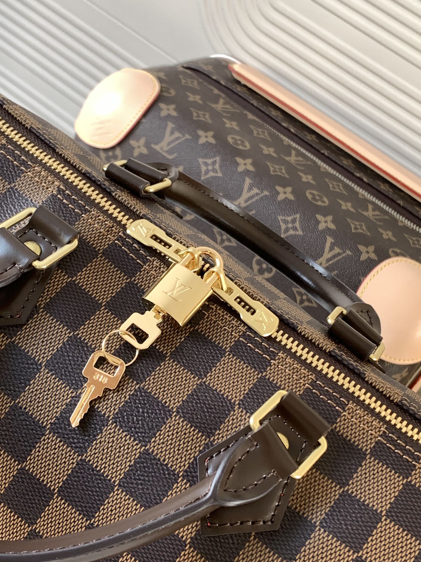 Louis Vuitton Speedy 30 Large Classic Black and White Square Bag Louis Vuitton Speedy 30 Large Classic Black and White Square Bag