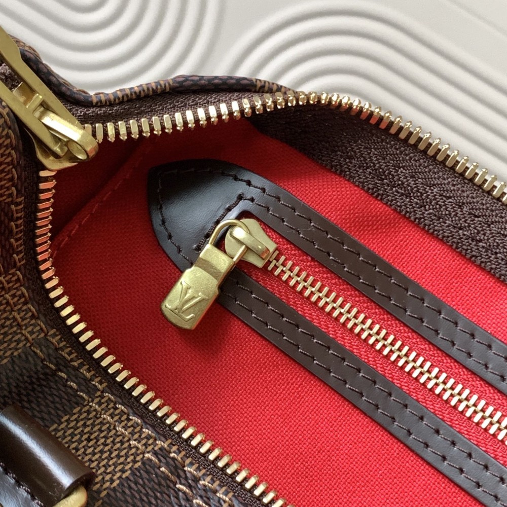 Louis Vuitton Speedy 30 Small Classic Black and White Square Bag Louis Vuitton Speedy 30 Small Classic Black and White Square Bag