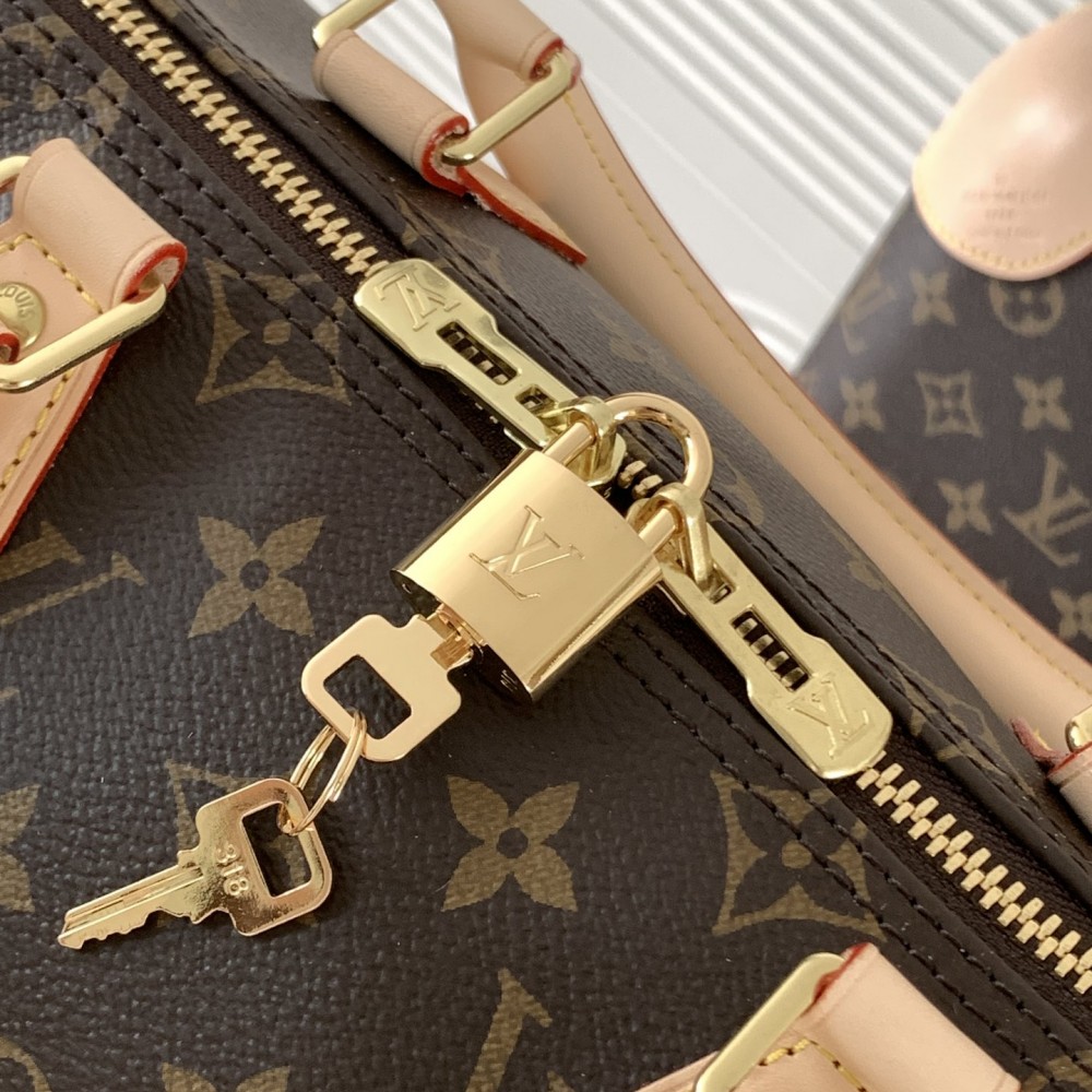 Louis Vuitton Speedy 30 Large Bag in Textured Canvas Louis Vuitton Speedy 30 Large Bag in Textured Canvas