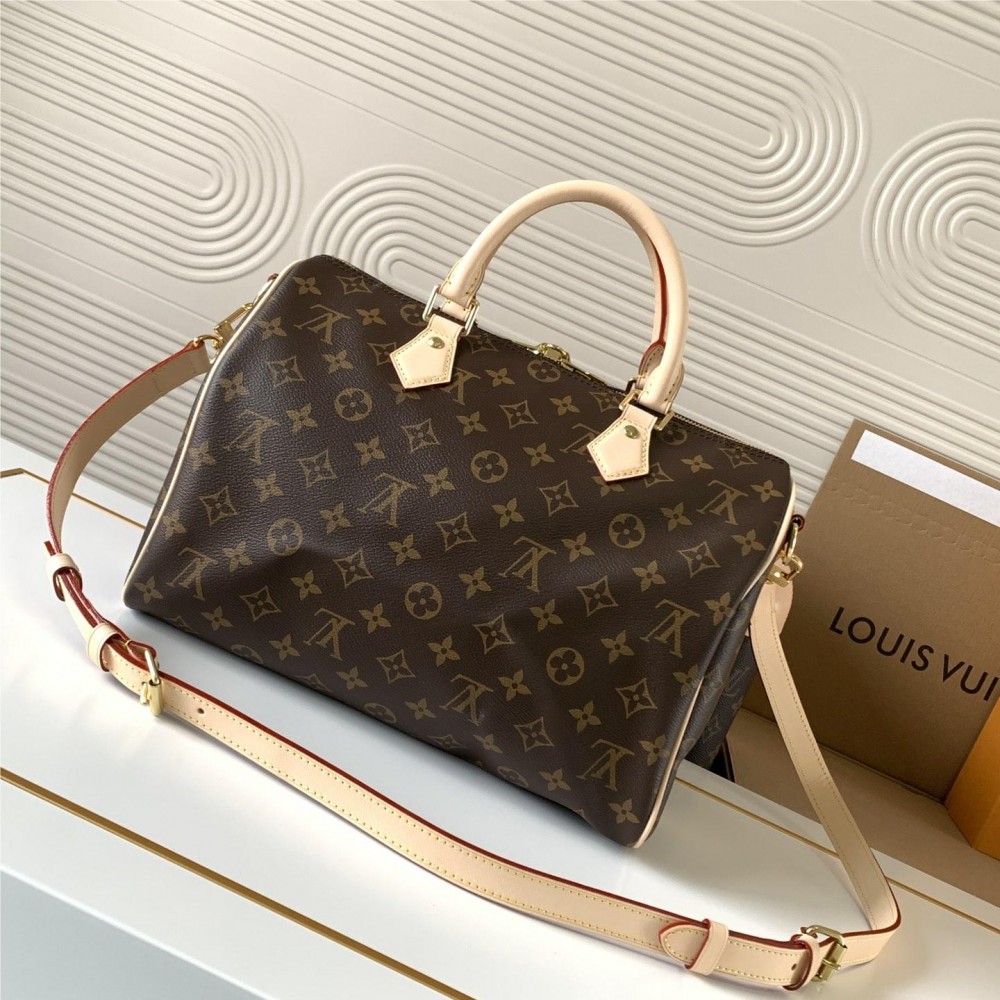 Louis Vuitton Speedy 30 Medium Bag in Textured Canvas Louis Vuitton Speedy 30 Medium Bag in Textured Canvas