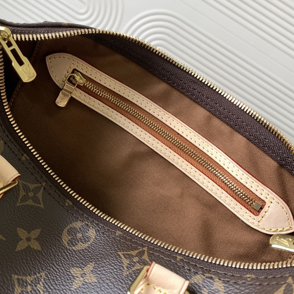 Louis Vuitton Speedy 30 Medium Bag in Textured Canvas Louis Vuitton Speedy 30 Medium Bag in Textured Canvas