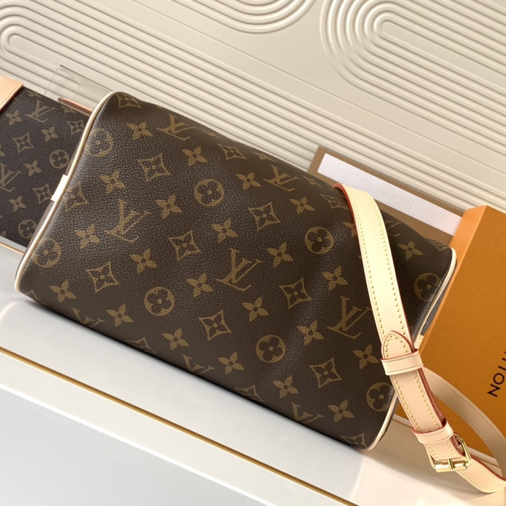 Louis Vuitton Speedy 30 Small Bag in Textured Canvas Louis Vuitton Speedy 30 Small Bag in Textured Canvas