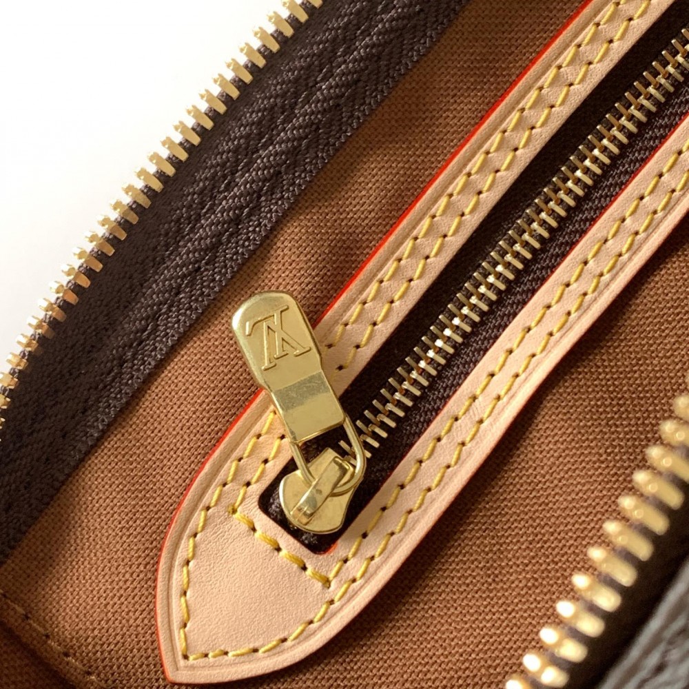 Louis Vuitton Speedy 30 Small Bag in Textured Canvas Louis Vuitton Speedy 30 Small Bag in Textured Canvas