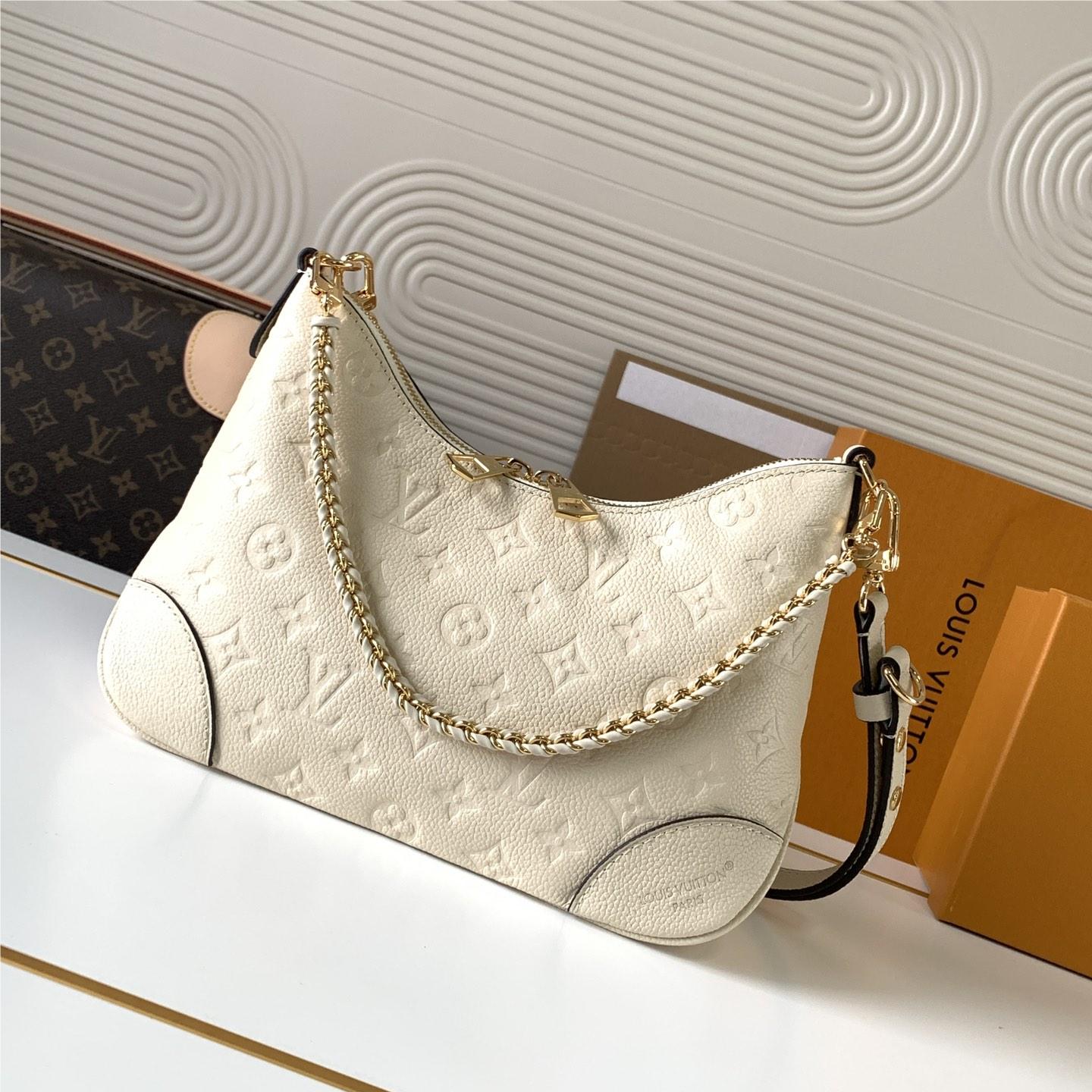 Louis Vuitton ONTHEGO Medium Classic White Canvas Textured Half Moon Bag Louis Vuitton ONTHEGO Medium Classic White Canvas Textured Half Moon Bag
