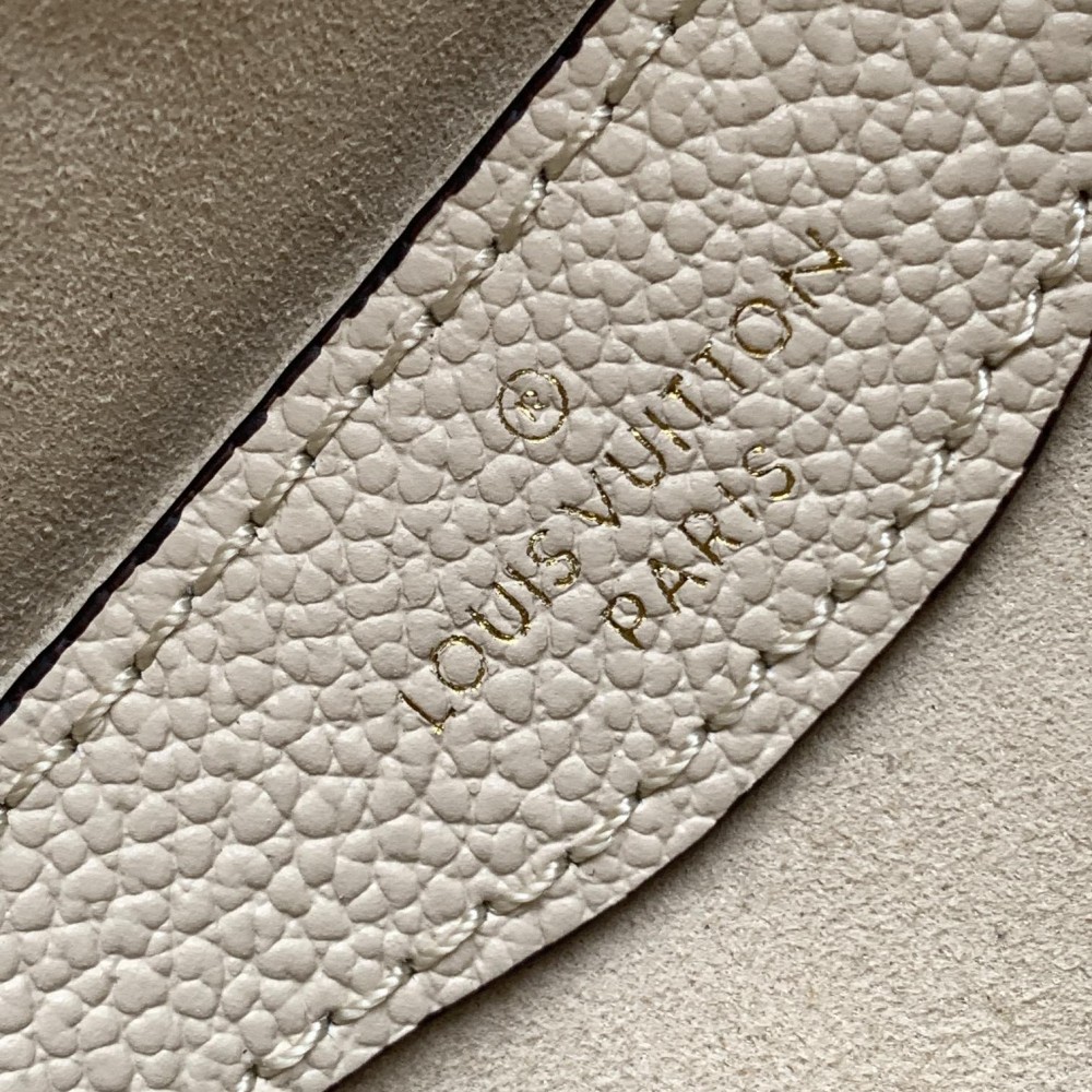 Louis Vuitton ONTHEGO Medium Classic White Canvas Textured Half Moon Bag Louis Vuitton ONTHEGO Medium Classic White Canvas Textured Half Moon Bag