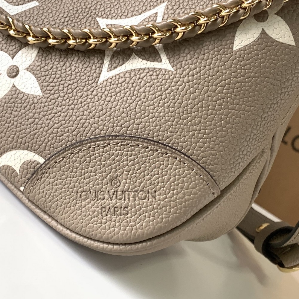 Louis Vuitton ONTHEGO series medium classic floral canvas textured half moon bag Louis Vuitton ONTHEGO series medium classic floral canvas textured half moon bag