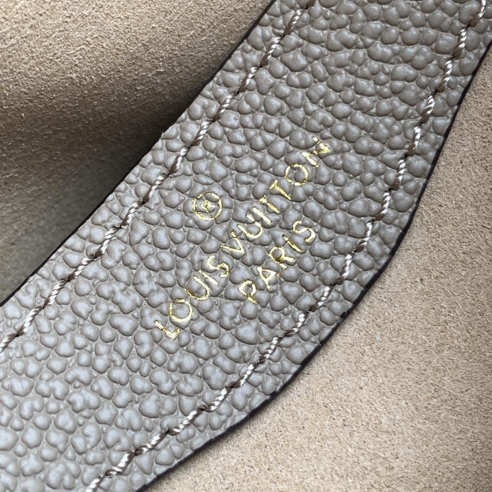 Louis Vuitton ONTHEGO series medium classic floral canvas textured half moon bag Louis Vuitton ONTHEGO series medium classic floral canvas textured half moon bag