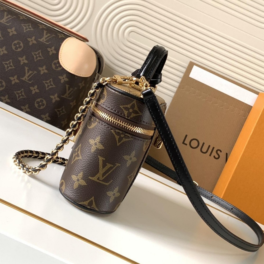 Louis Vuitton Classic Vintage Canvas Textured Tote Louis Vuitton Classic Vintage Canvas Textured Tote