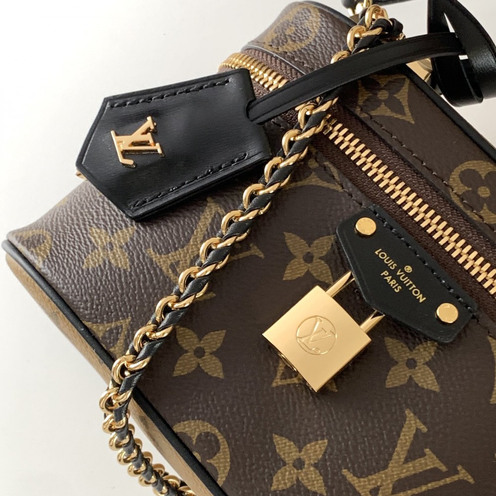 Louis Vuitton Classic Vintage Canvas Textured Tote Louis Vuitton Classic Vintage Canvas Textured Tote