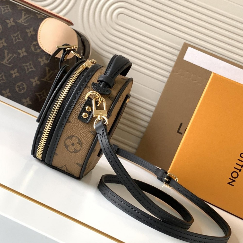 Louis Vuitton Classic Round Shoulder Bag Louis Vuitton Classic Round Shoulder Bag