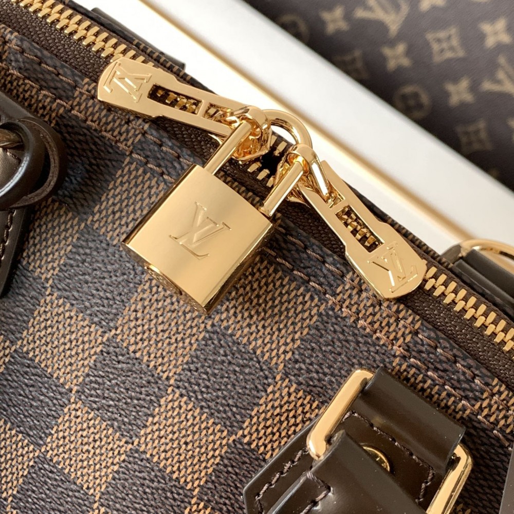 Louis Vuitton SPEEDY series primary color checkerboard texture handbag Louis Vuitton SPEEDY series primary color checkerboard texture handbag