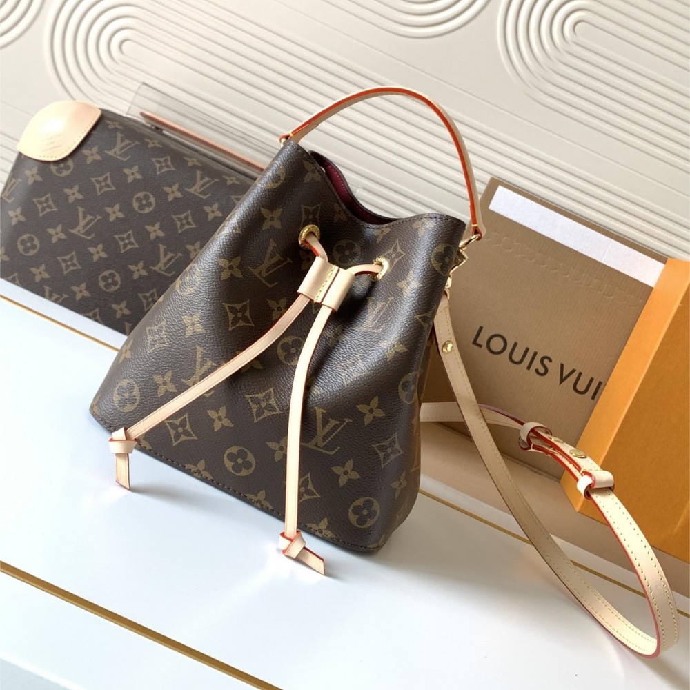 Louis Vuitton Noé Classic Original Canvas Textured Tote Louis Vuitton Noé Classic Original Canvas Textured Tote