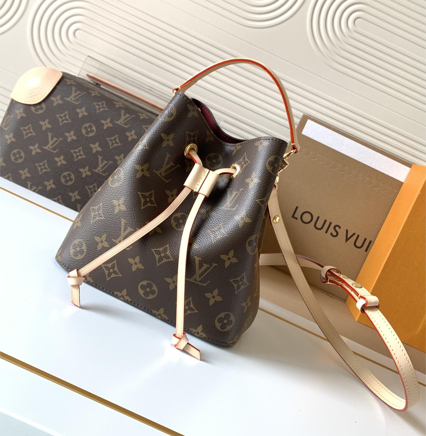 Louis Vuitton Noé Classic Original Canvas Textured Tote Louis Vuitton Noé Classic Original Canvas Textured Tote