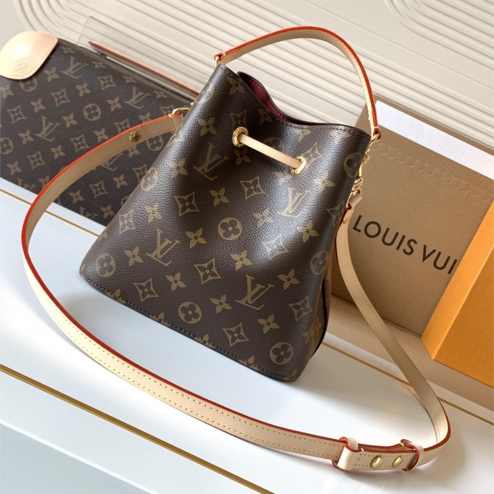 Louis Vuitton Noé Classic Original Canvas Textured Tote Louis Vuitton Noé Classic Original Canvas Textured Tote