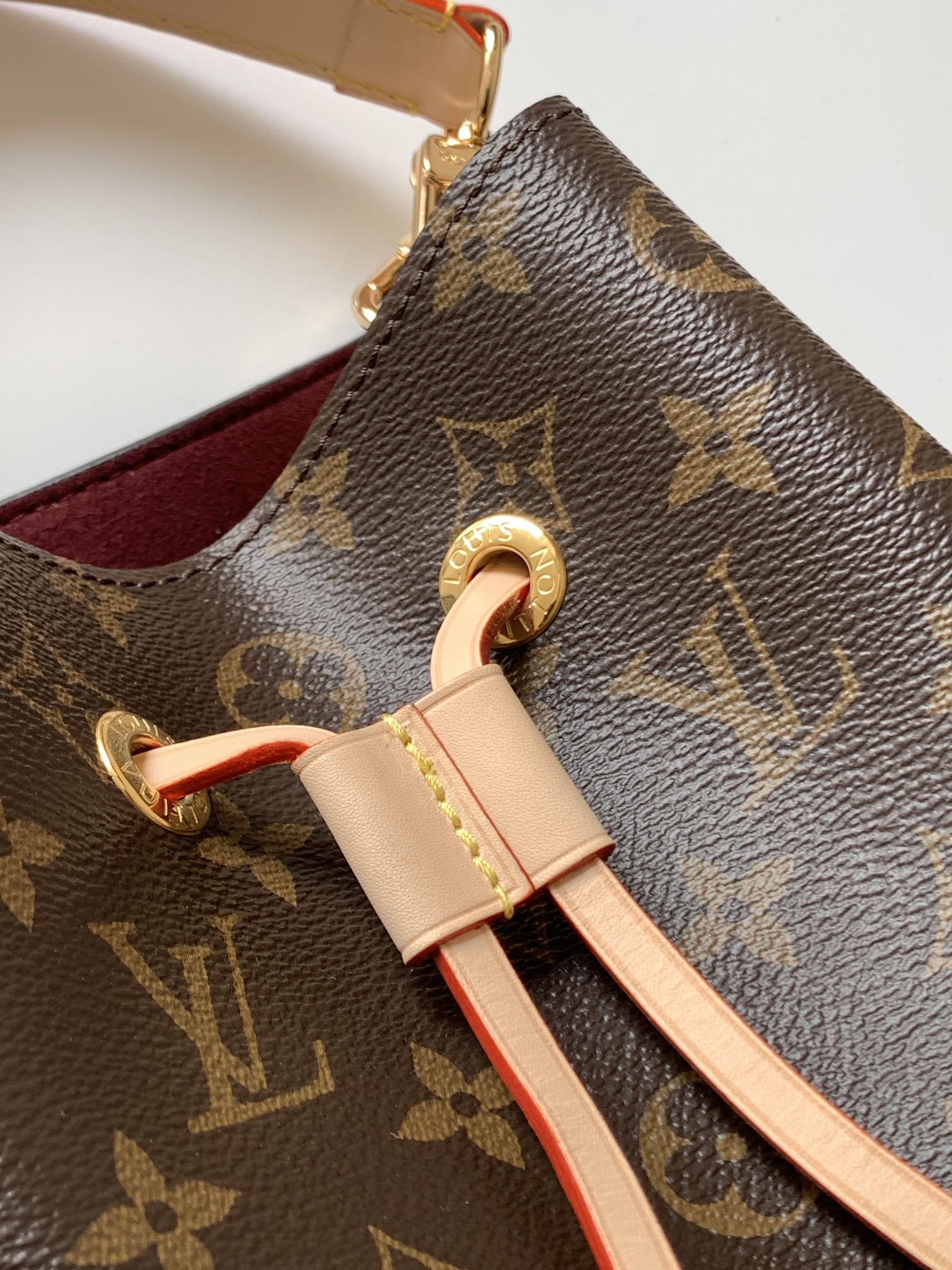 Louis Vuitton Noé Classic Original Canvas Textured Tote Louis Vuitton Noé Classic Original Canvas Textured Tote