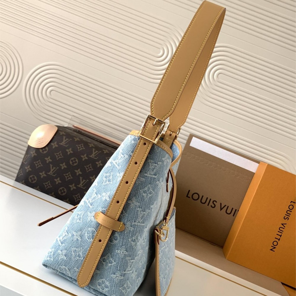 Louis Vuitton OnTheGo blue denim canvas bag Louis Vuitton OnTheGo blue denim canvas bag