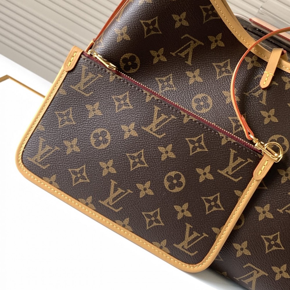 Louis Vuitton OnTheGo Classic Canvas Textured Bag Louis Vuitton OnTheGo Classic Canvas Textured Bag