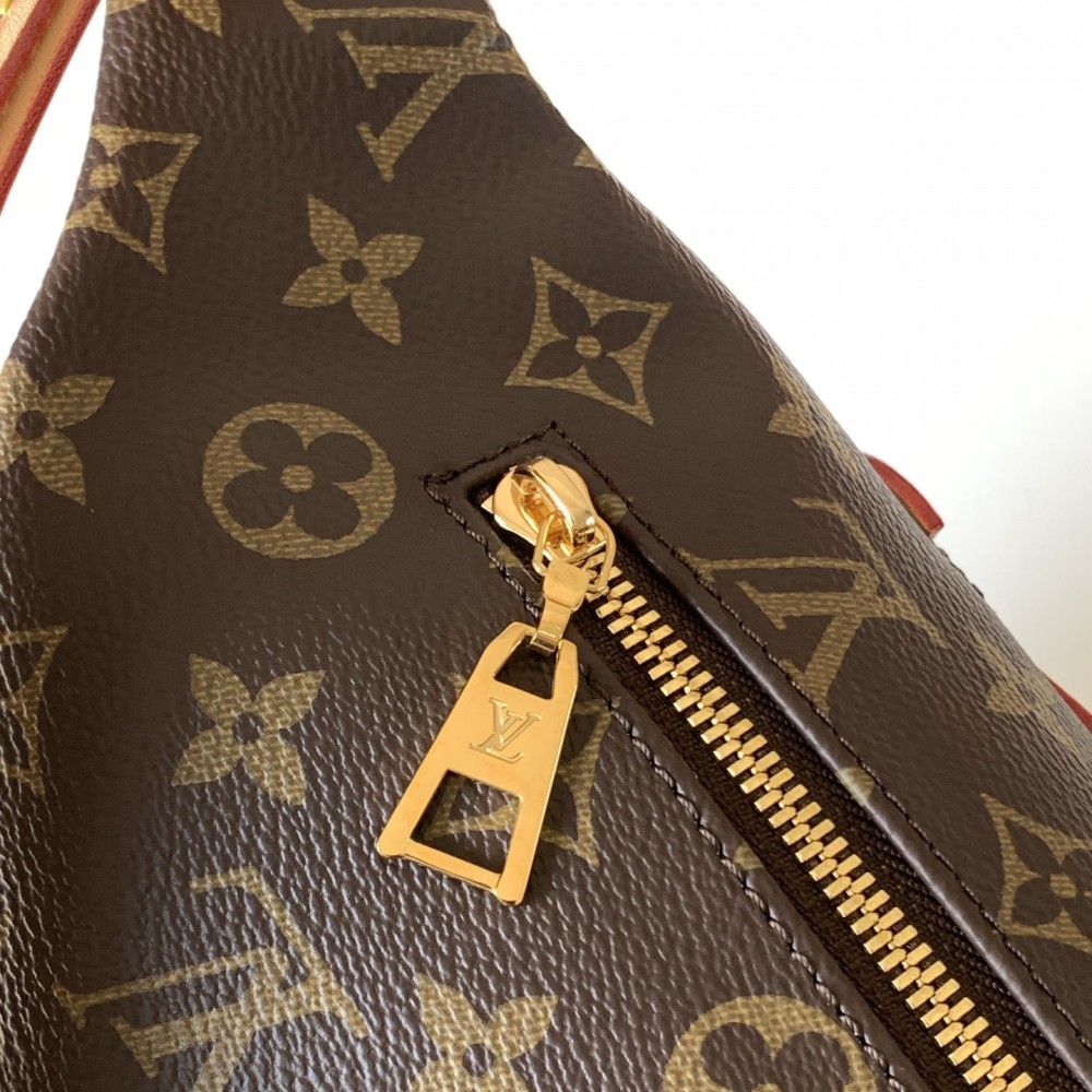 Louis Vuitton DISCOVERY Small Fanny Pack Louis Vuitton DISCOVERY Small Fanny Pack