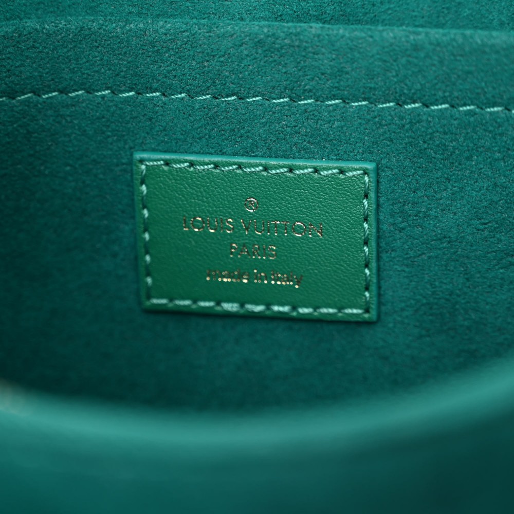 LOUIS VUITTON Calfskin New Wave Chain Bag MM Emerald LOUIS VUITTON Calfskin New Wave Chain Bag MM Emerald