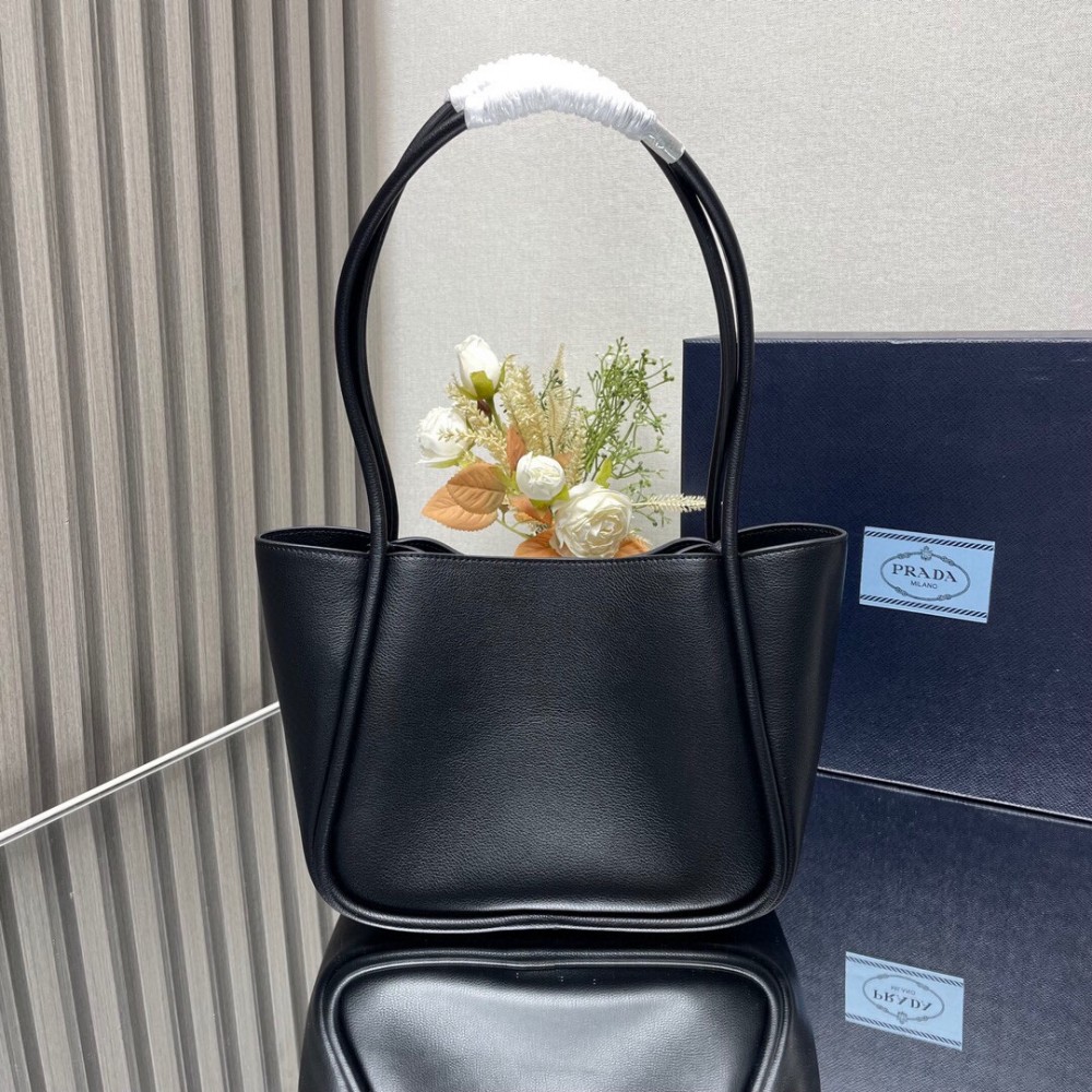 Prada Calfskin High Quality Hardware Shoulder Bag Prada Calfskin High Quality Hardware Shoulder Bag