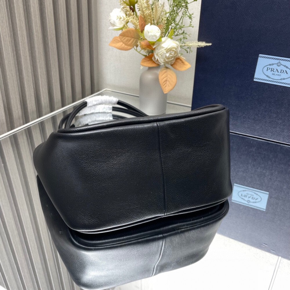 Prada Calfskin High Quality Hardware Shoulder Bag Prada Calfskin High Quality Hardware Shoulder Bag