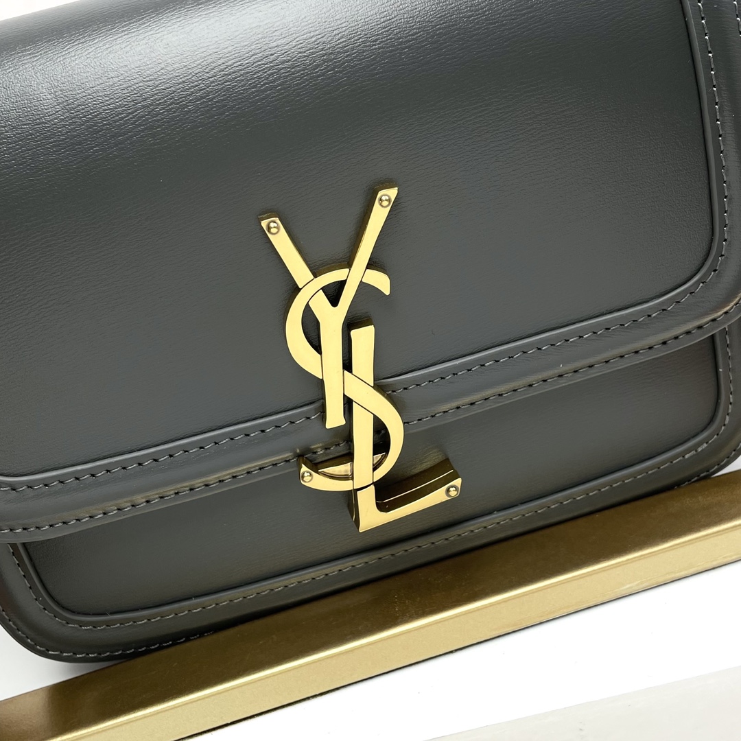 Saint Laurent Burgundy Rhino Manhattan SUNSET Flap Shoulder Bag Saint Laurent Burgundy Rhino Manhattan SUNSET Flap Shoulder Bag