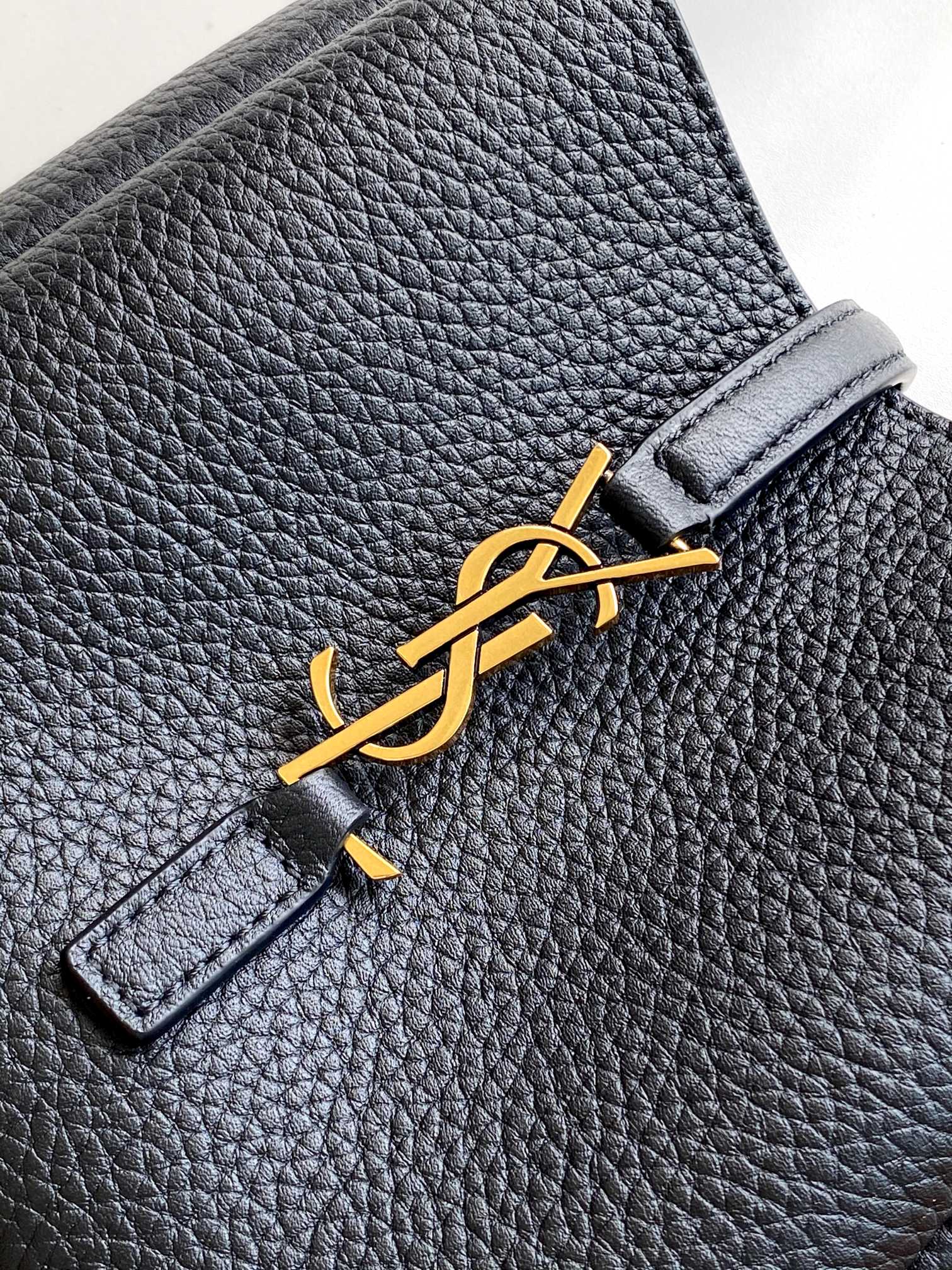 Saint Laurent classic textured black logo leather shoulder bucket bag Saint Laurent classic textured black logo leather shoulder bucket bag