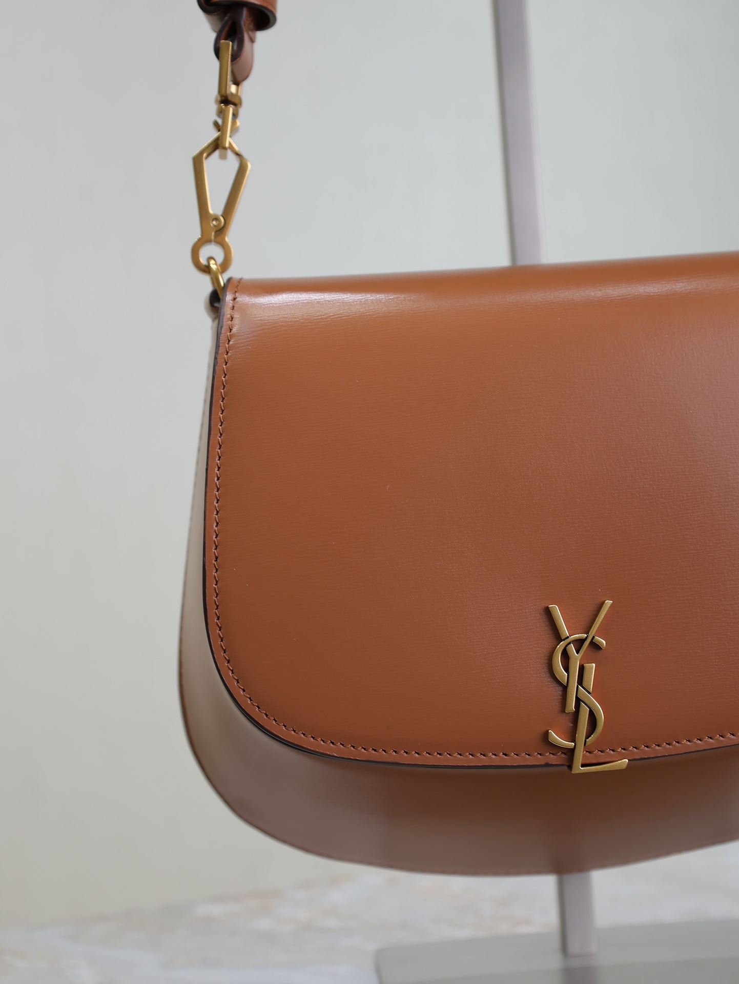 Saint Laurent classic brown exquisite hardware flap leather shoulder mini bag Saint Laurent classic brown exquisite hardware flap leather shoulder mini bag