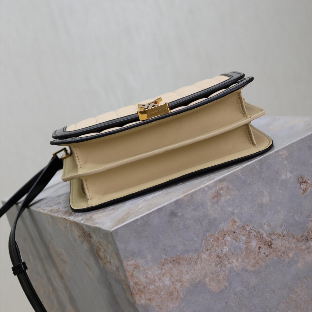 Saint Laurent black and white contrast suede chain shoulder bag Saint Laurent black and white contrast suede chain shoulder bag