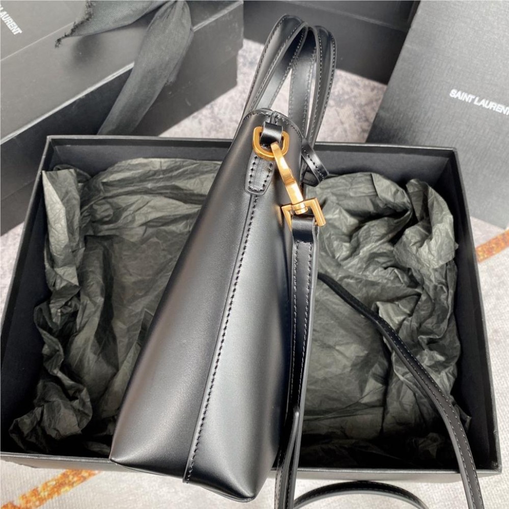 Saint Laurent textured black classic hardware leather chain handbag Saint Laurent textured black classic hardware leather chain handbag
