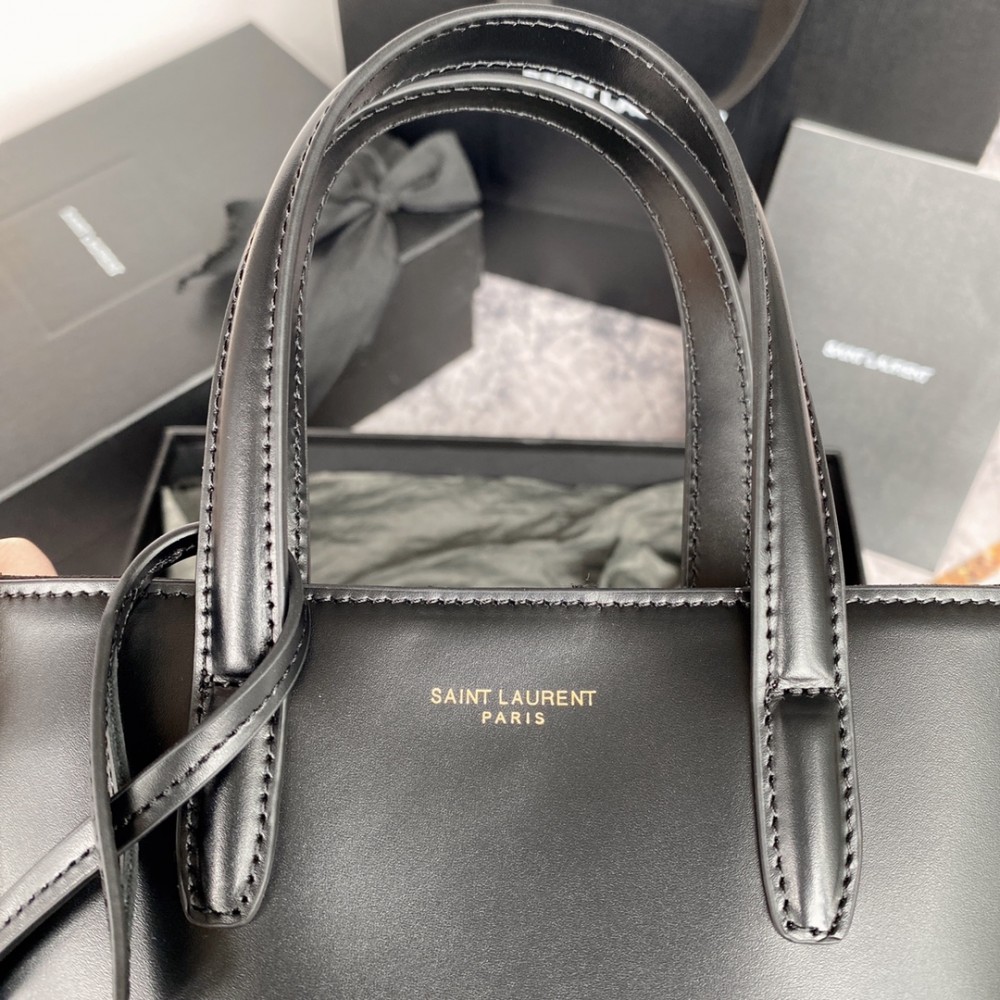 Saint Laurent textured black classic hardware leather chain handbag Saint Laurent textured black classic hardware leather chain handbag