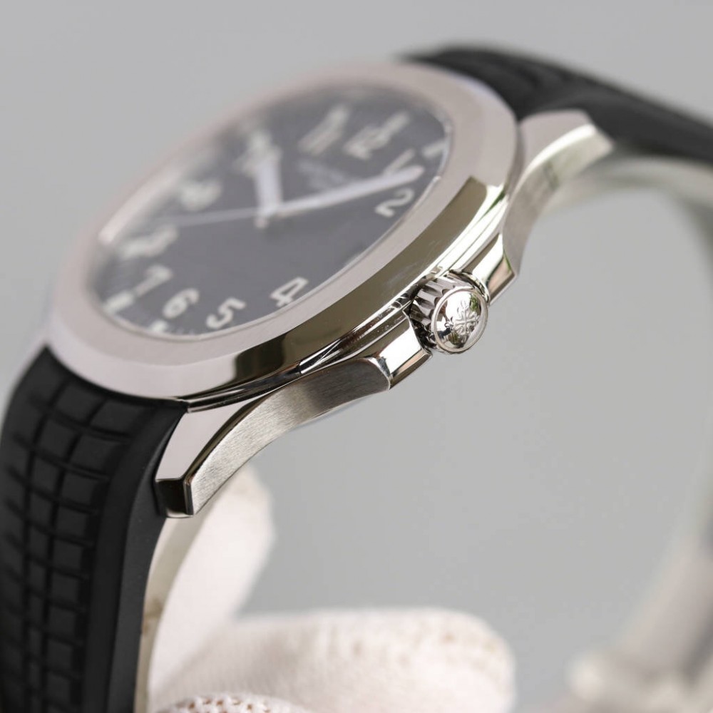 Patek Philippe Aquanaut Series 5167A-001